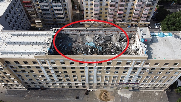 哈爾濱一辦公樓頂層坍塌！已致2死7傷，建筑安全應(yīng)該如何防范？